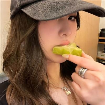 心生爱慕却迟迟不敢